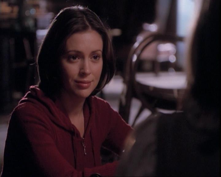 Charmed-Online-dot-net_109TheWitchIsBack2247.jpg
