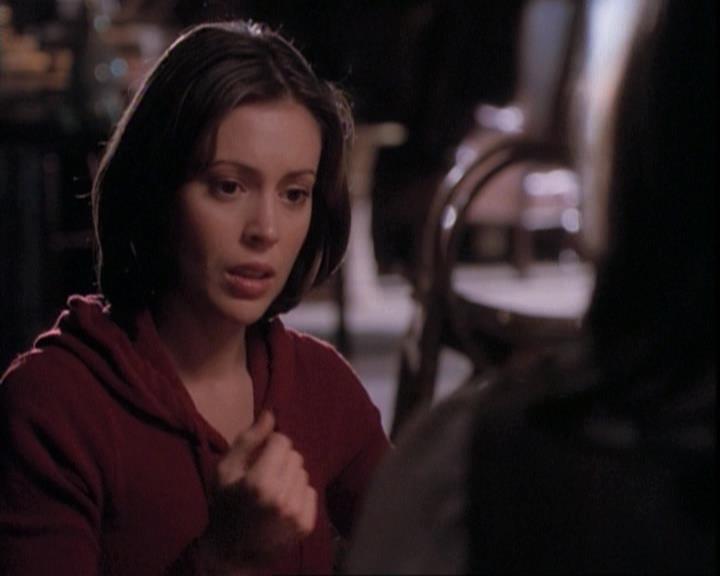Charmed-Online-dot-net_109TheWitchIsBack2284.jpg