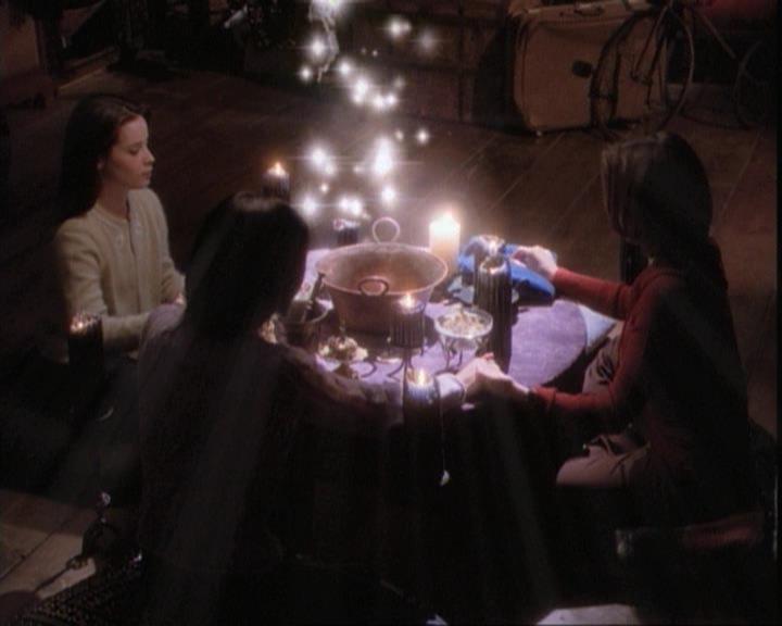 Charmed-Online-dot-net_109TheWitchIsBack2307.jpg Charmed-Online-dot-net_109TheWitchIsBack2307.jpg