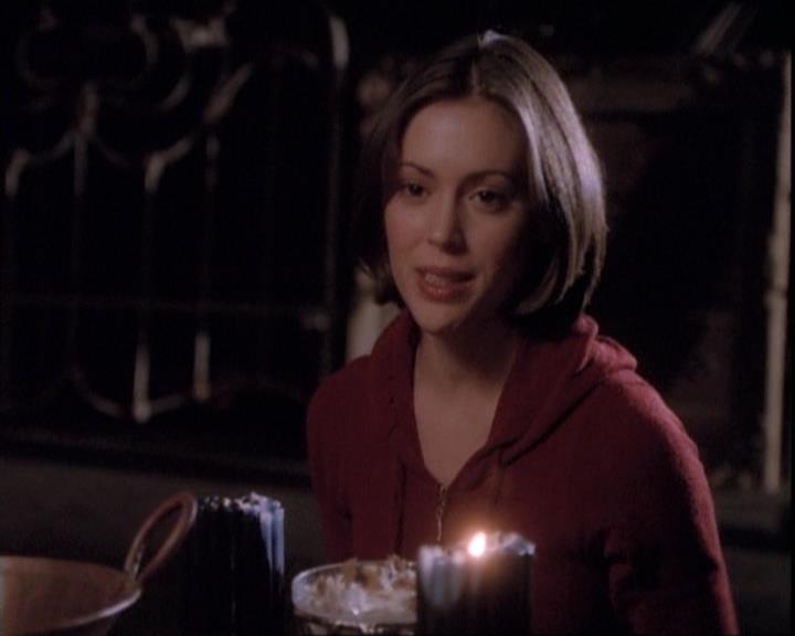 Charmed-Online-dot-net_109TheWitchIsBack2316.jpg
