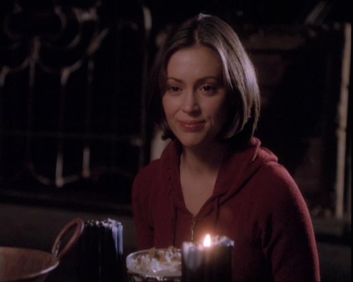 Charmed-Online-dot-net_109TheWitchIsBack2317.jpg