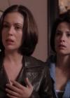 Charmed-Online-dot-net_109TheWitchIsBack1839.jpg