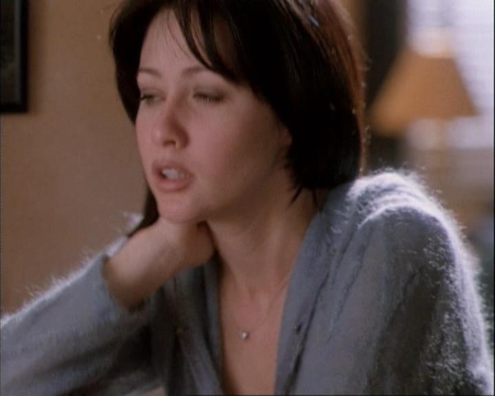 Charmed-Online-dot-net_111FeatsOfClay0300.jpg