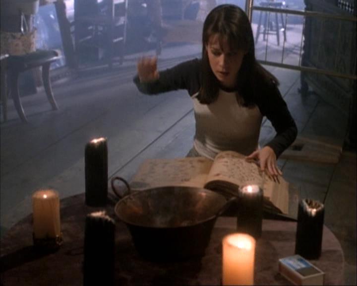 Charmed-Online-dot-net_111FeatsOfClay1041.jpg Charmed-Online-dot-net_111FeatsOfClay1041.jpg