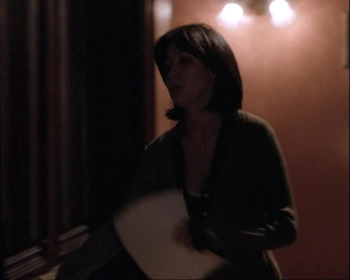 Charmed-Online-dot-net_111FeatsOfClay1516.jpg