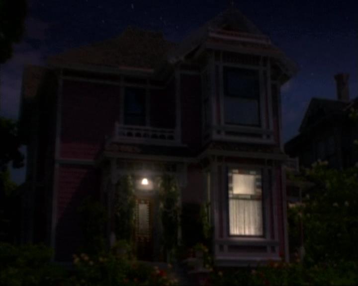 Charmed-Online-dot-net_111FeatsOfClay1530.jpg