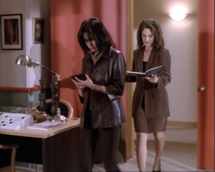 Charmed-Online-dot-net_111FeatsOfClay1715.jpg