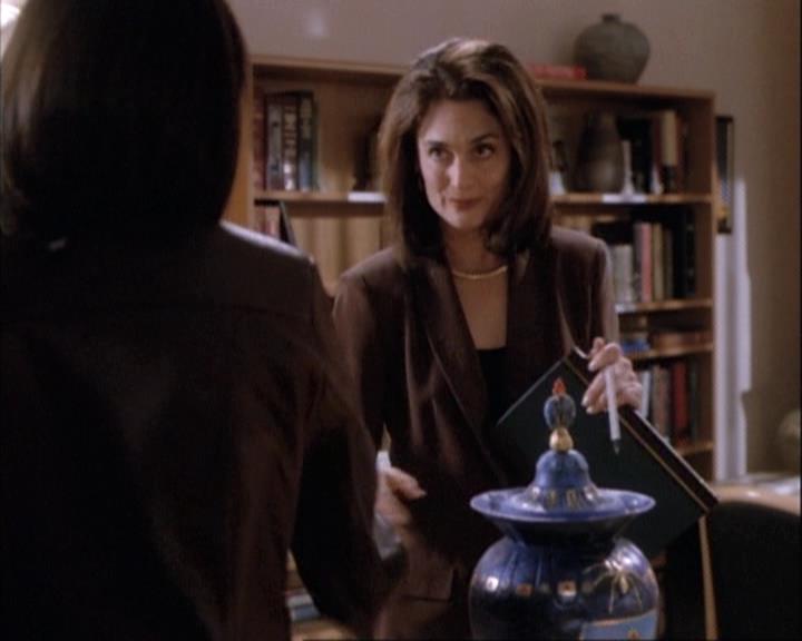 Charmed-Online-dot-net_111FeatsOfClay1742.jpg