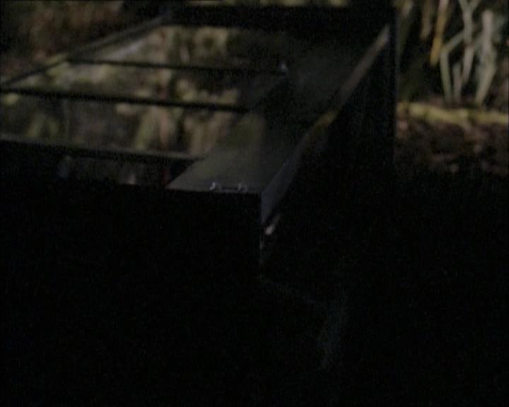 Charmed-Online-dot-net_112TheWendigo0220.jpg