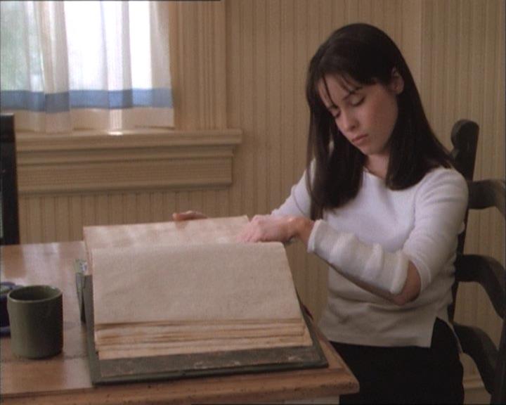 Charmed-Online-dot-net_112TheWendigo0565.jpg