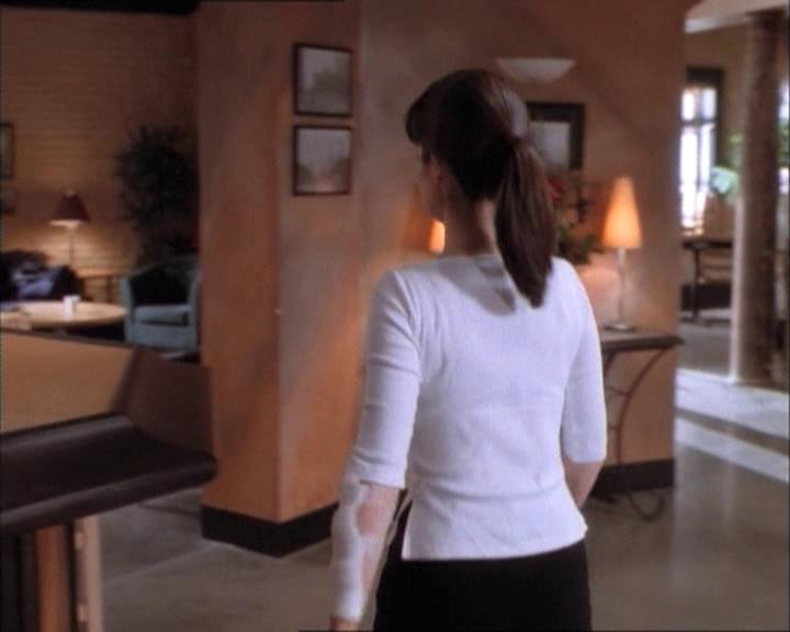 Charmed-Online-dot-net_112TheWendigo0876.jpg