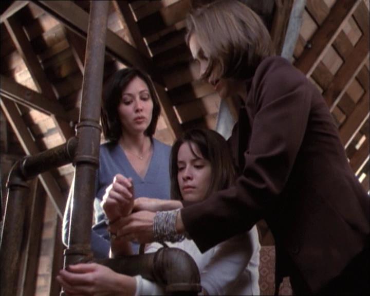 Charmed-Online-dot-net_112TheWendigo2002.jpg