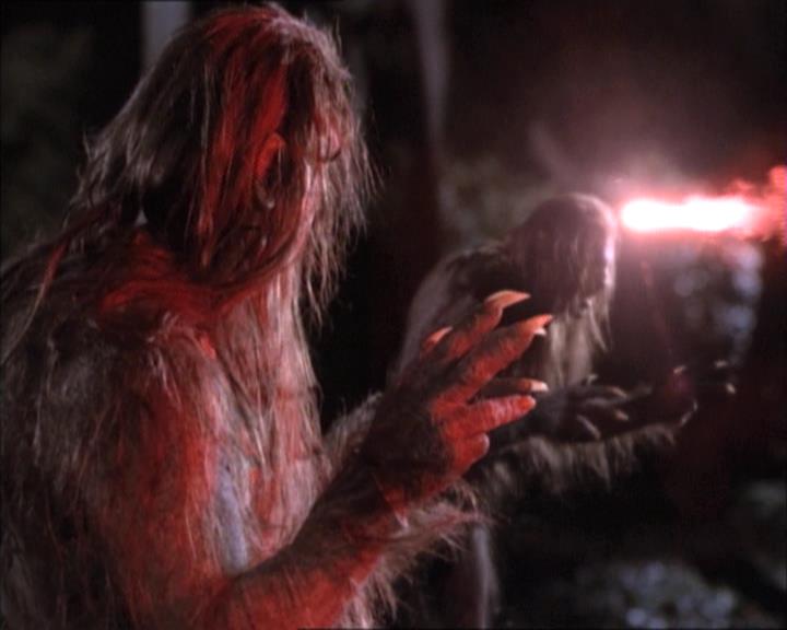 Charmed-Online-dot-net_112TheWendigo2258.jpg