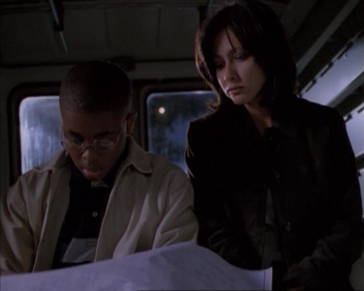 Charmed-Online-dot-net_114SecretsAndGuys2001.jpg Charmed-Online-dot-net_114SecretsAndGuys2001.jpg