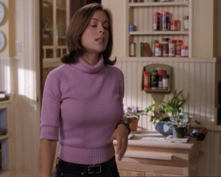 Charmed-Online-dot-net_115IsThereAWoogyInTheHouse0060.jpg