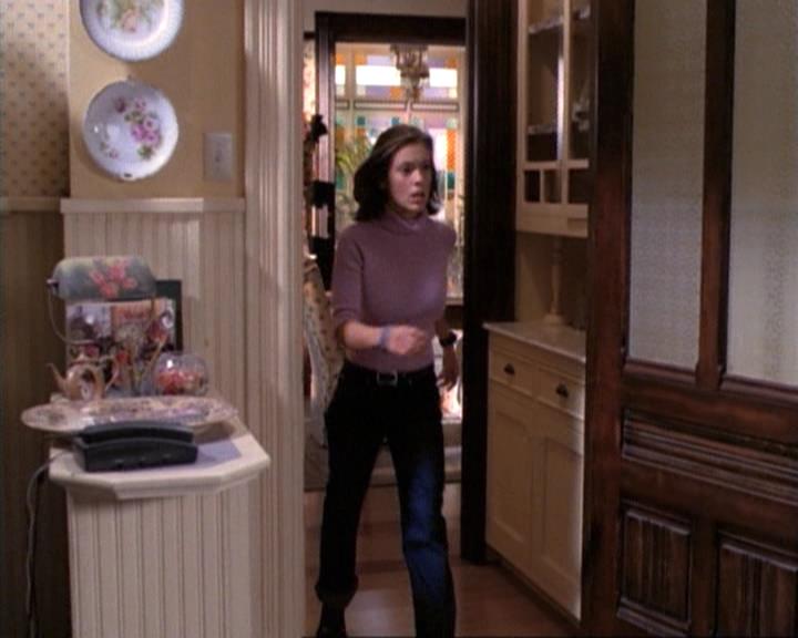 Charmed-Online-dot-net_115IsThereAWoogyInTheHouse0569.jpg