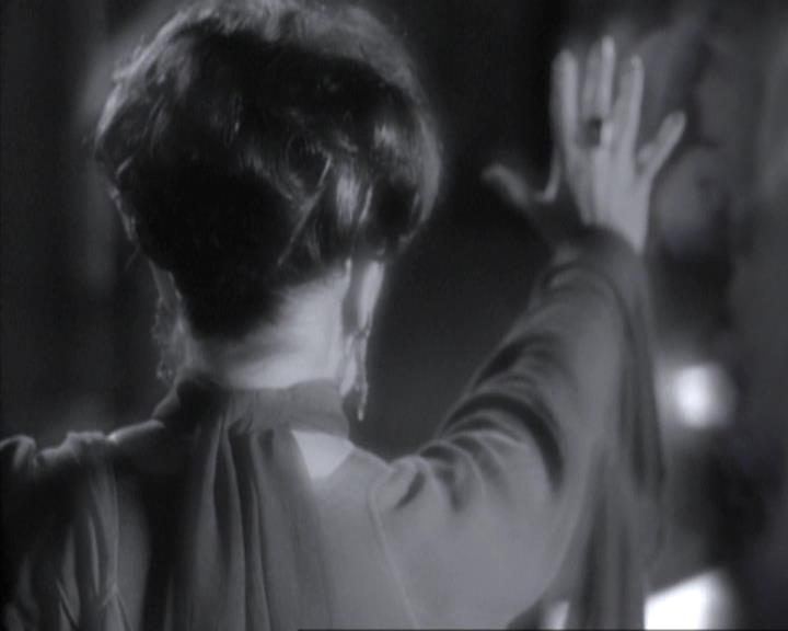 Charmed-Online-dot-net_115IsThereAWoogyInTheHouse0603.jpg