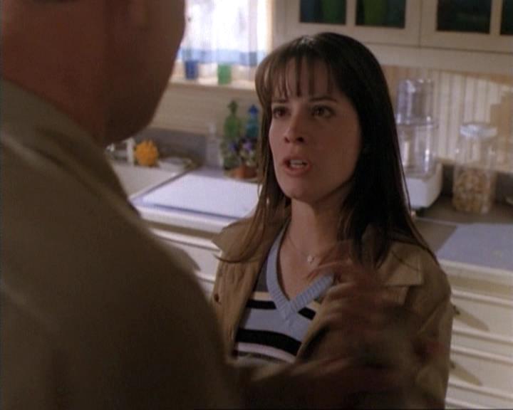 Charmed-Online-dot-net_115IsThereAWoogyInTheHouse0725.jpg