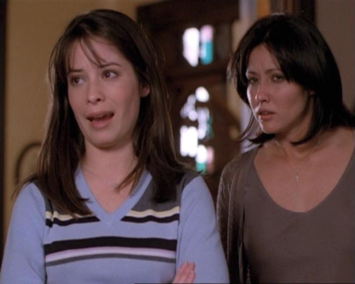 Charmed-Online-dot-net_115IsThereAWoogyInTheHouse0825.jpg