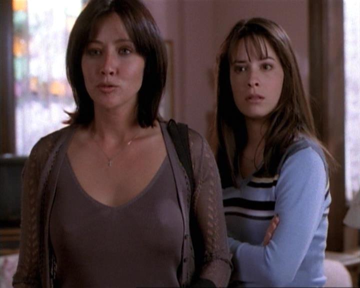 Charmed-Online-dot-net_115IsThereAWoogyInTheHouse0861.jpg