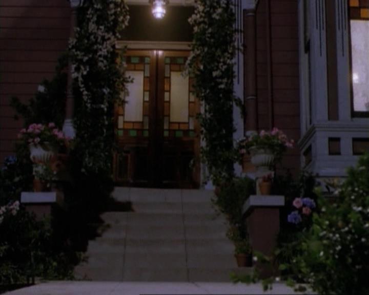 Charmed-Online-dot-net_115IsThereAWoogyInTheHouse0903.jpg