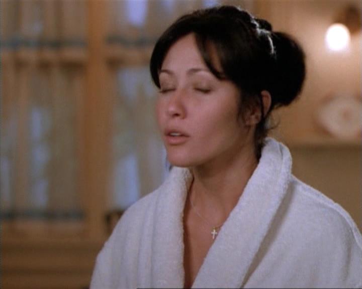 Charmed-Online-dot-net_115IsThereAWoogyInTheHouse0959.jpg
