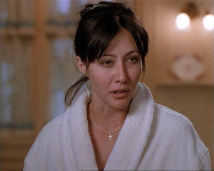Charmed-Online-dot-net_115IsThereAWoogyInTheHouse0966.jpg