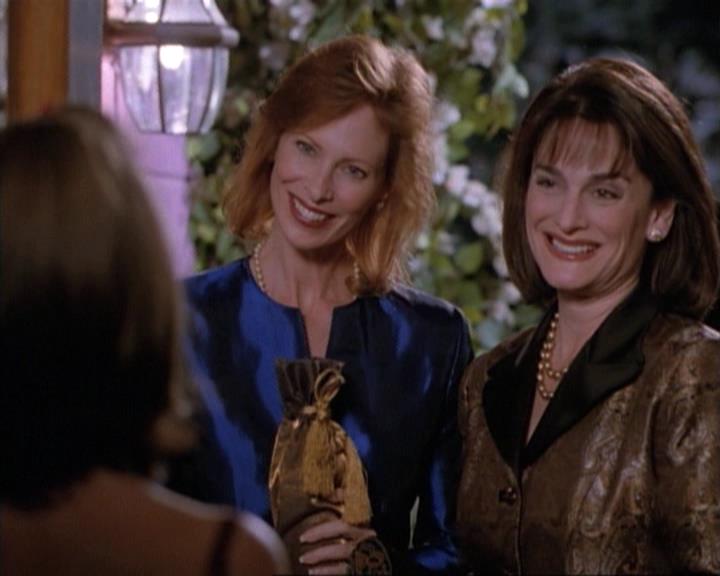Charmed-Online-dot-net_115IsThereAWoogyInTheHouse0981.jpg