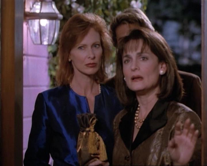 Charmed-Online-dot-net_115IsThereAWoogyInTheHouse0991.jpg