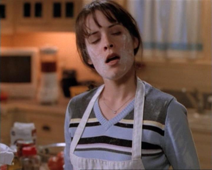 Charmed-Online-dot-net_115IsThereAWoogyInTheHouse1012.jpg