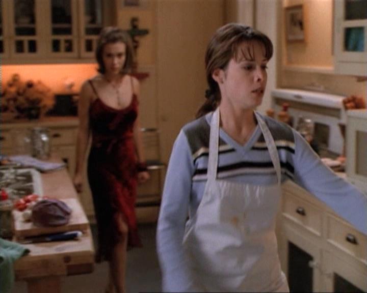 Charmed-Online-dot-net_115IsThereAWoogyInTheHouse1098.jpg