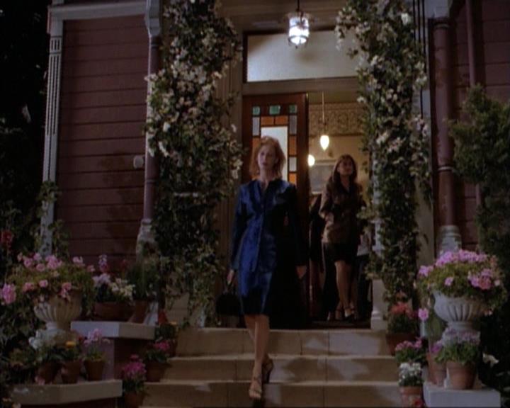 Charmed-Online-dot-net_115IsThereAWoogyInTheHouse1302.jpg