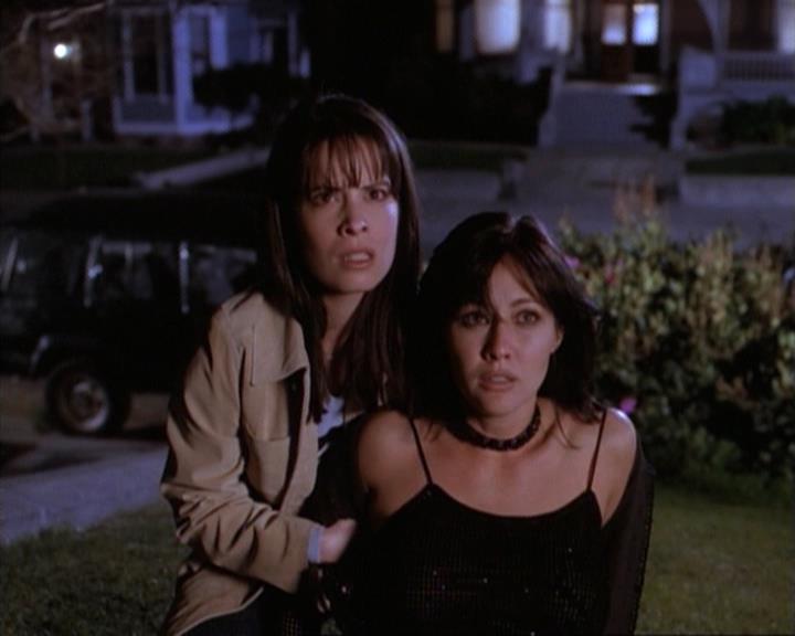 Charmed-Online-dot-net_115IsThereAWoogyInTheHouse1347.jpg