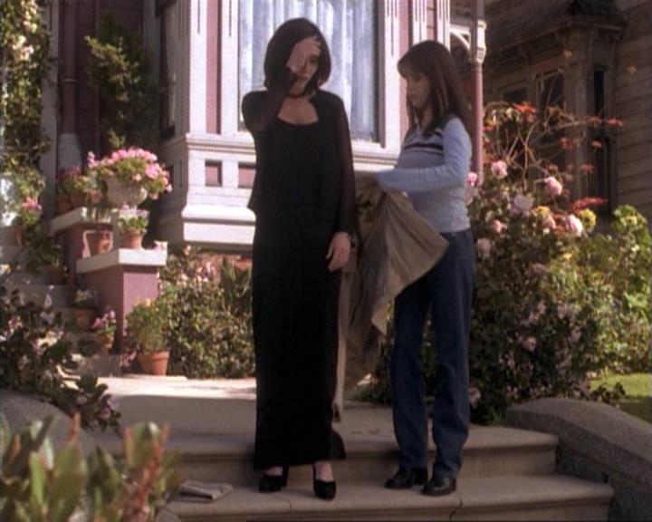 Charmed-Online-dot-net_115IsThereAWoogyInTheHouse1396.jpg
