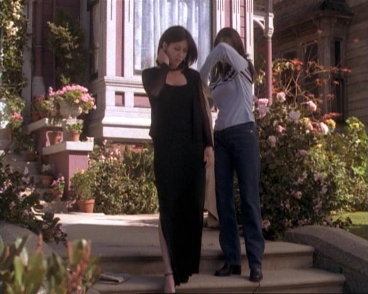 Charmed-Online-dot-net_115IsThereAWoogyInTheHouse1397.jpg