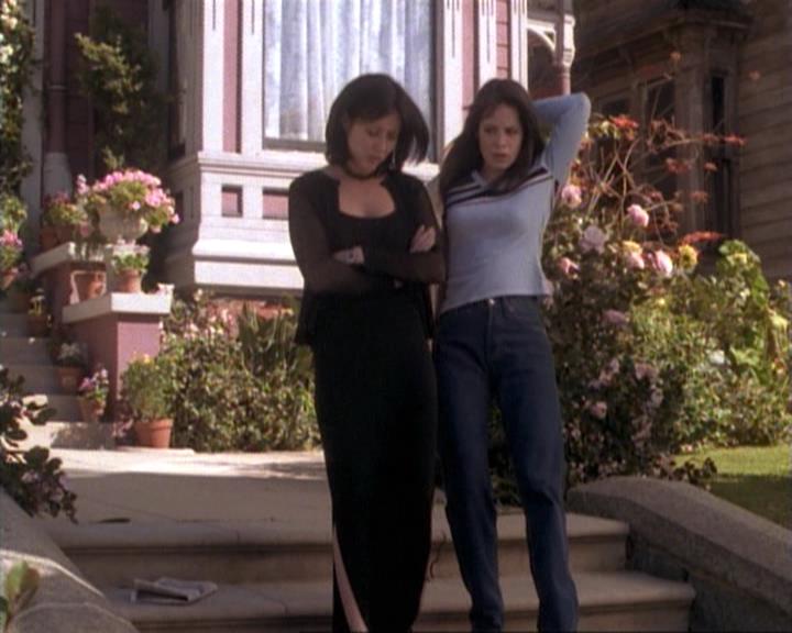 Charmed-Online-dot-net_115IsThereAWoogyInTheHouse1399.jpg