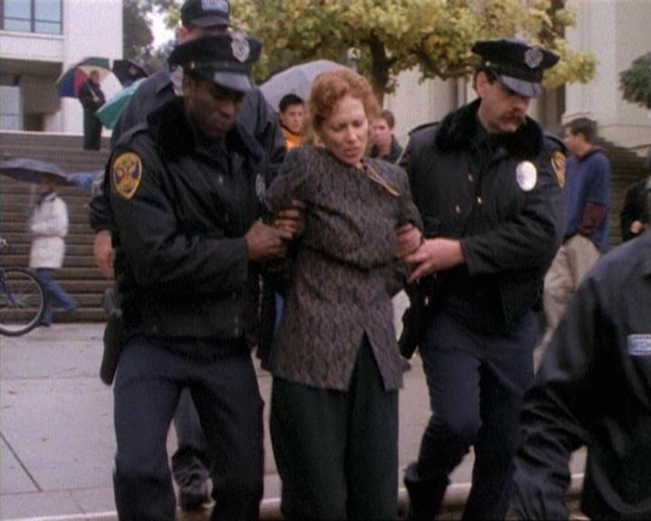 Charmed-Online-dot-net_115IsThereAWoogyInTheHouse1462.jpg