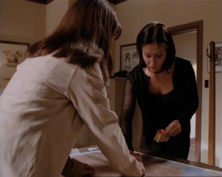 Charmed-Online-dot-net_115IsThereAWoogyInTheHouse1542.jpg
