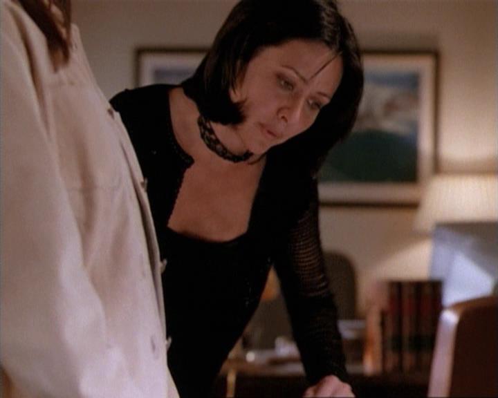Charmed-Online-dot-net_115IsThereAWoogyInTheHouse1608.jpg