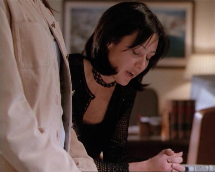 Charmed-Online-dot-net_115IsThereAWoogyInTheHouse1619.jpg