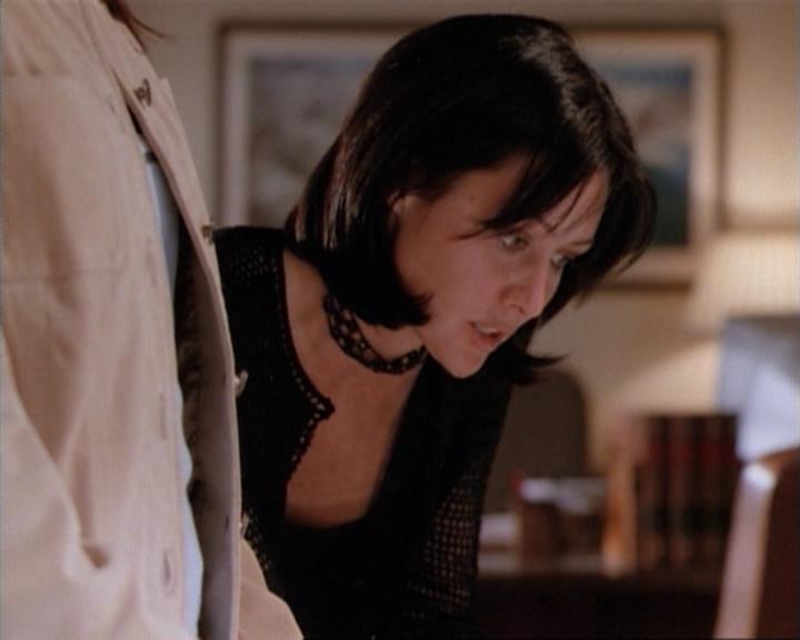 Charmed-Online-dot-net_115IsThereAWoogyInTheHouse1624.jpg