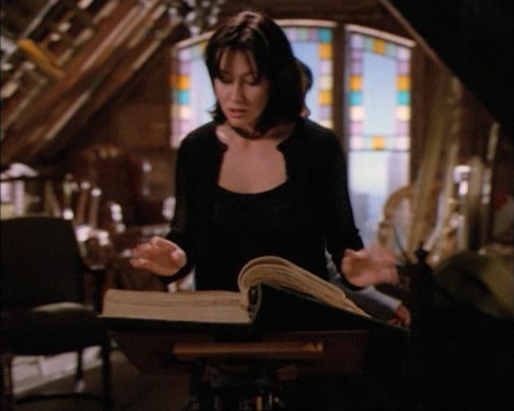 Charmed-Online-dot-net_115IsThereAWoogyInTheHouse1795.jpg