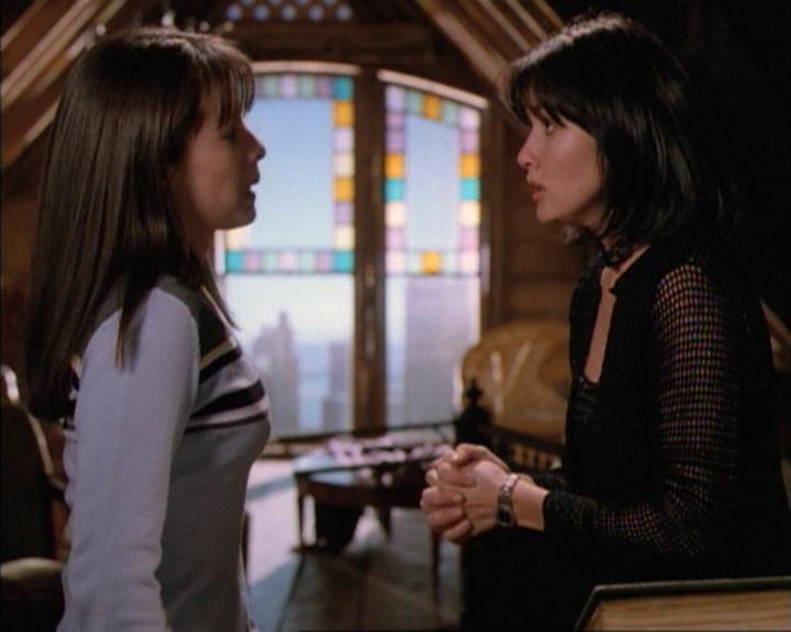 Charmed-Online-dot-net_115IsThereAWoogyInTheHouse1801.jpg