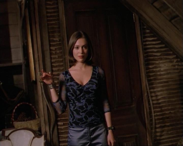 Charmed-Online-dot-net_115IsThereAWoogyInTheHouse1881.jpg