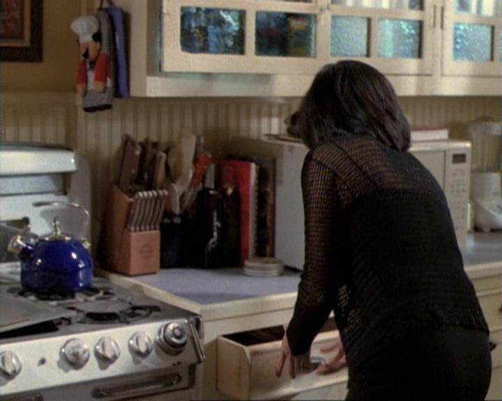 Charmed-Online-dot-net_115IsThereAWoogyInTheHouse2041.jpg