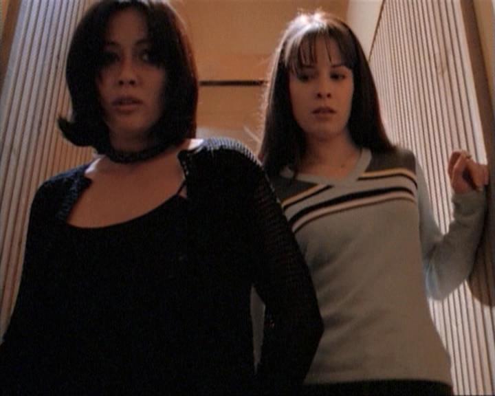 Charmed-Online-dot-net_115IsThereAWoogyInTheHouse2081.jpg
