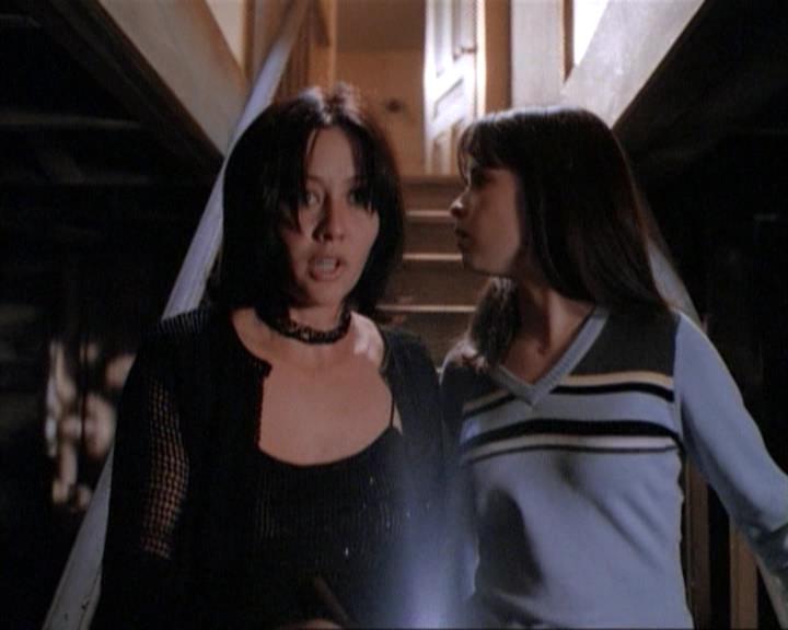 Charmed-Online-dot-net_115IsThereAWoogyInTheHouse2086.jpg