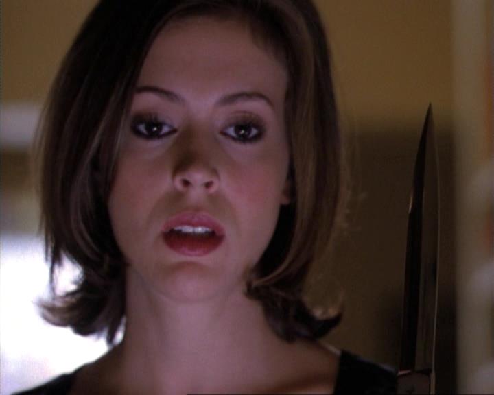 Charmed-Online-dot-net_115IsThereAWoogyInTheHouse2122.jpg