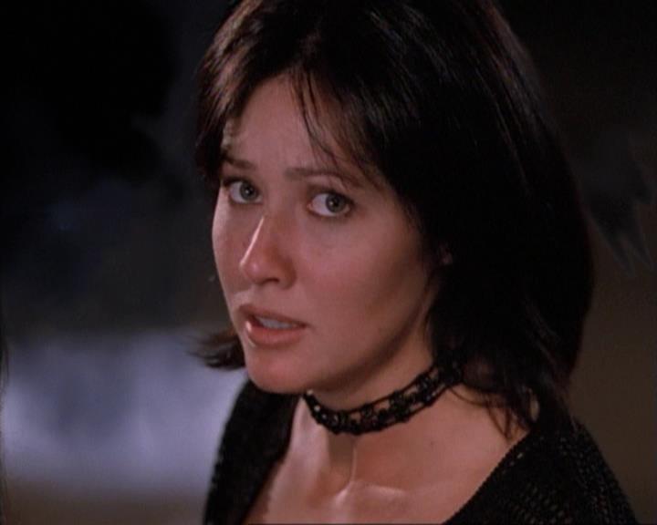 Charmed-Online-dot-net_115IsThereAWoogyInTheHouse2177.jpg