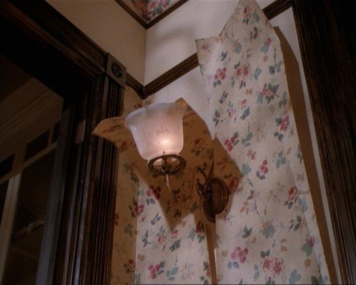 Charmed-Online-dot-net_115IsThereAWoogyInTheHouse2193.jpg Charmed-Online-dot-net_115IsThereAWoogyInTheHouse2193.jpg